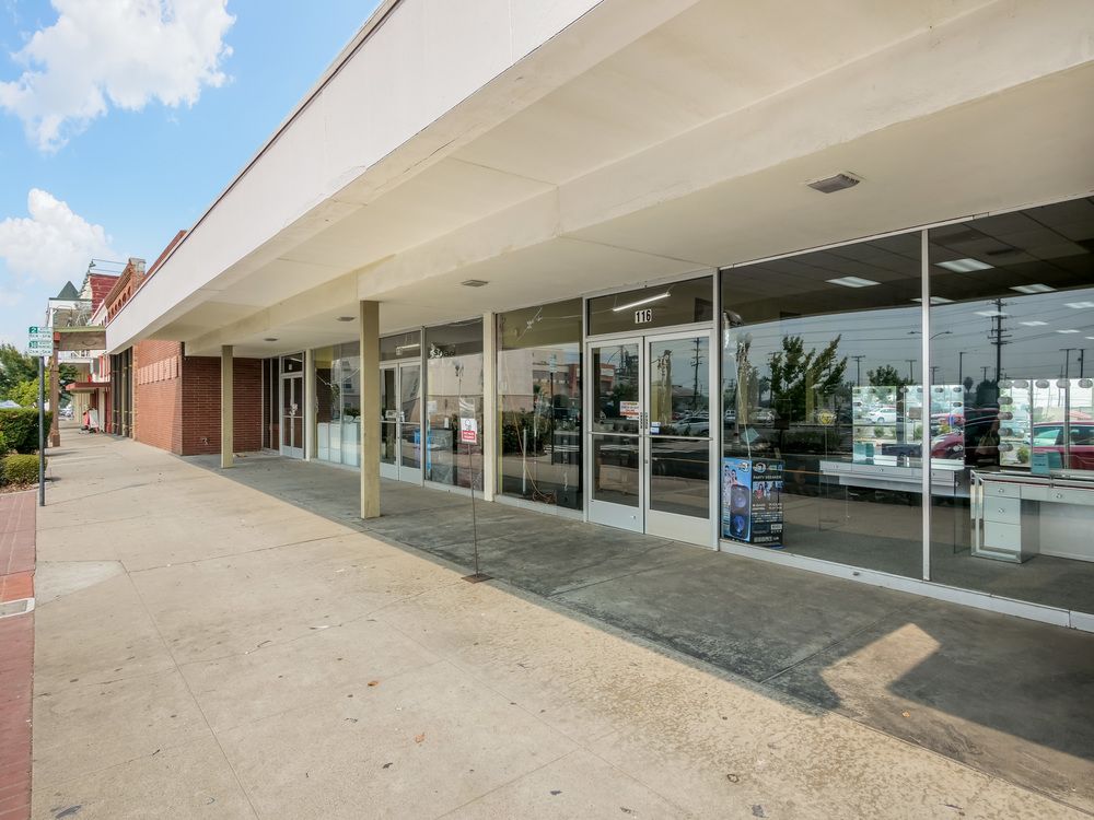 NNN Leased Retail Building - Ideal Furniture Gallery: 116 W 6th St, Hanford, CA 93230